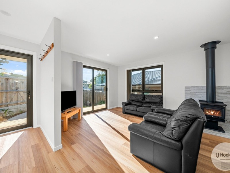 2/24 Arundel Street, Derwent Park TAS 7009
