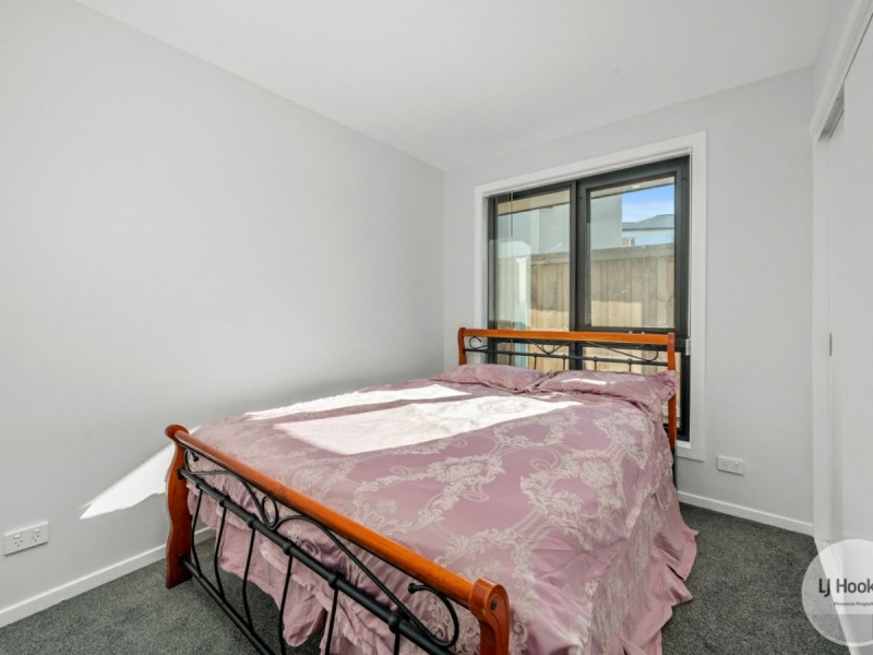 2/24 Arundel Street, Derwent Park TAS 7009