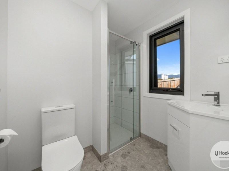 2/24 Arundel Street, Derwent Park TAS 7009