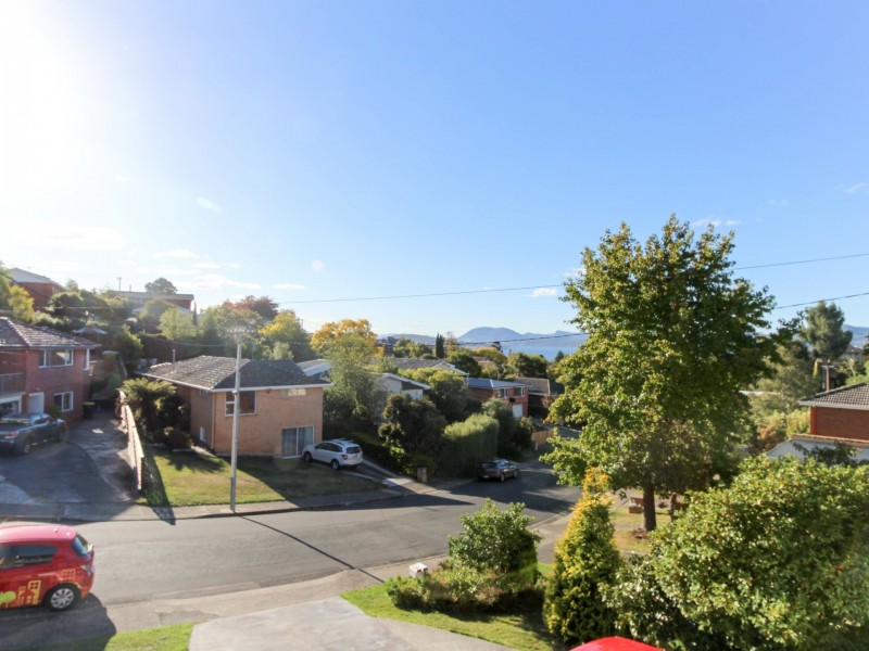 Unit 2/14 Coolabah Road, Sandy Bay TAS 7005