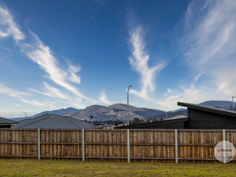 6 Chevalier Street, Campania TAS 7026