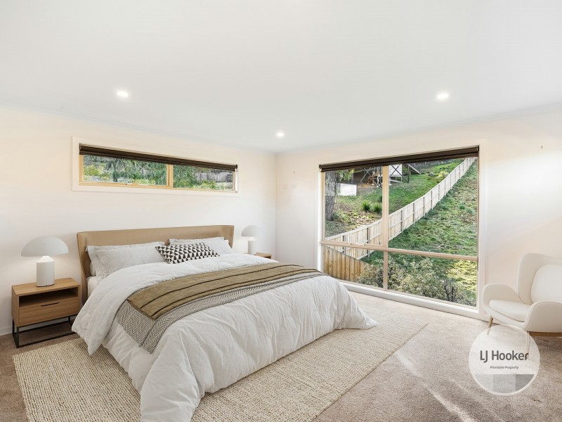 24 Flagstaff Gully Road, Lindisfarne TAS 7015