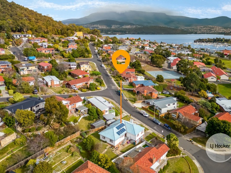 31 Cottesloe Street, Lindisfarne TAS 7015