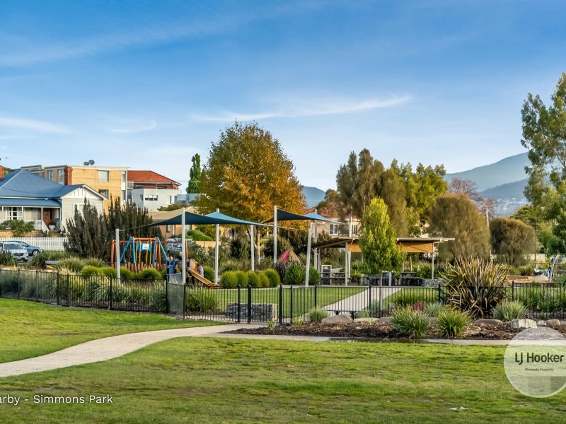 31 Cottesloe Street, Lindisfarne TAS 7015