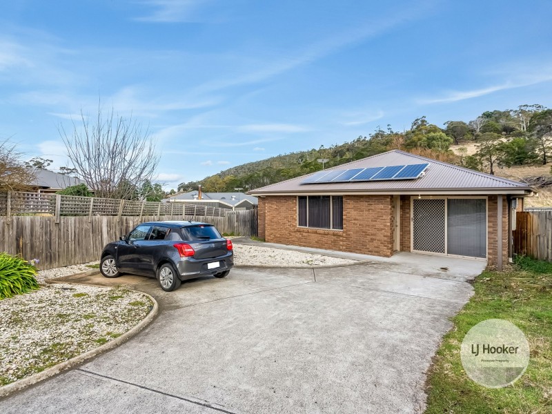 2/181 Branscombe Road, Claremont TAS 7011