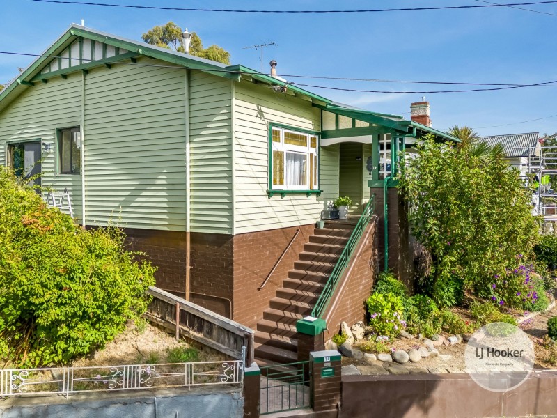 14 Oldham Avenue, New Town TAS 7008