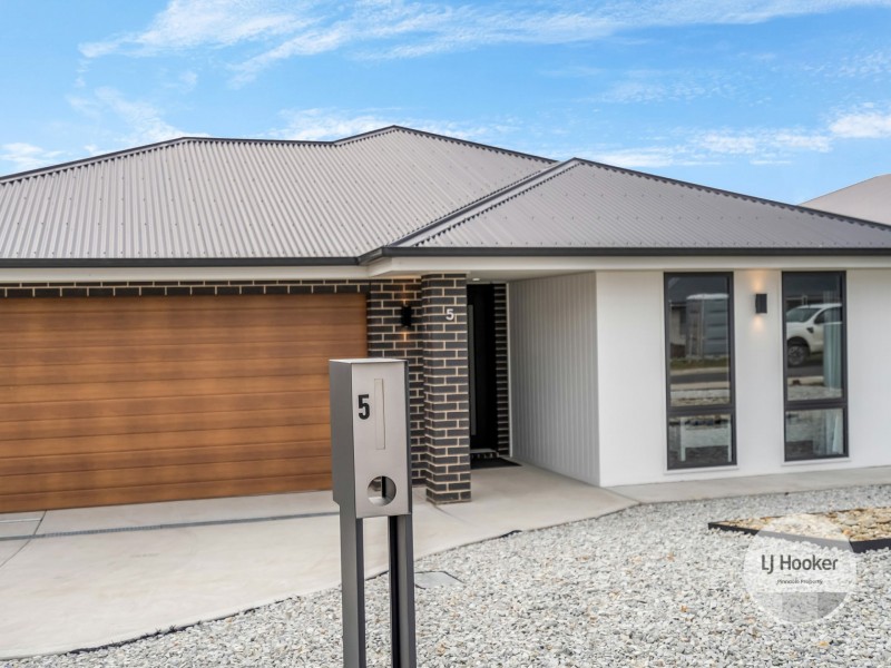 5 Fermoy Crescent, Howrah TAS 7018
