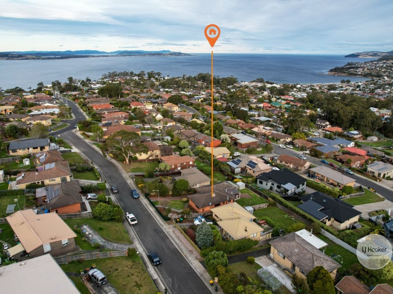 12 Stirling Ave, Blackmans Bay TAS 7052