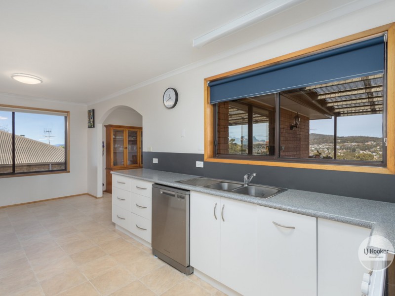 12 Stirling Ave, Blackmans Bay TAS 7052