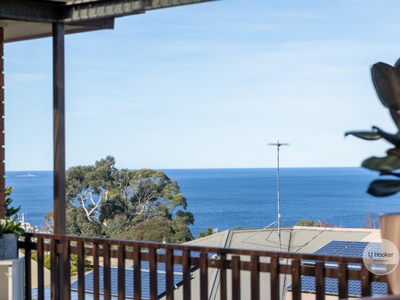 12 Stirling Ave, Blackmans Bay TAS 7052