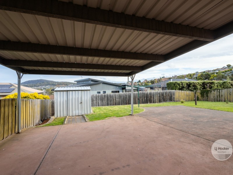 12 Stirling Ave, Blackmans Bay TAS 7052
