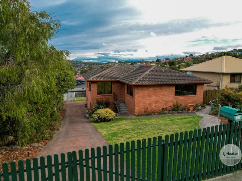12 Stirling Ave, Blackmans Bay TAS 7052