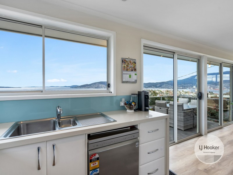 71 Maluka Terrace, Bellerive TAS 7018