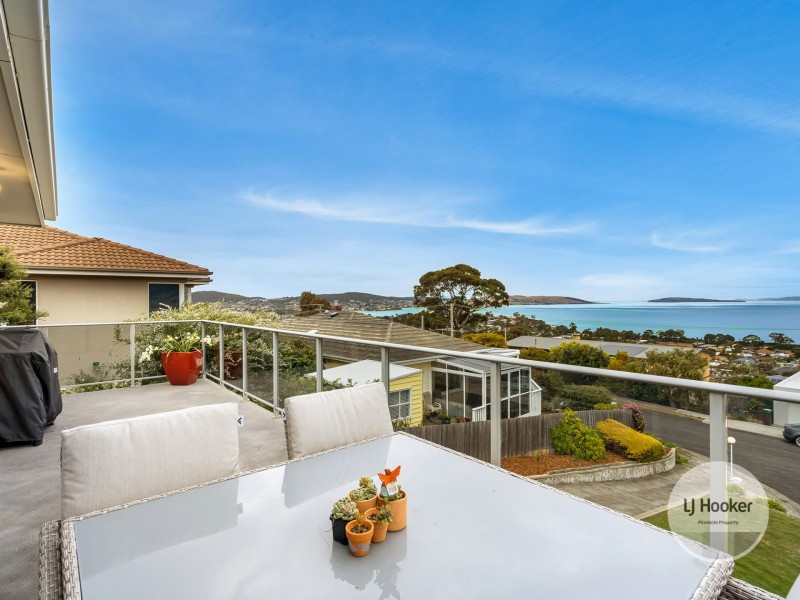 71 Maluka Terrace, Bellerive TAS 7018