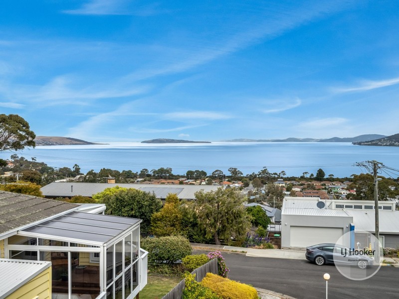 71 Maluka Terrace, Bellerive TAS 7018