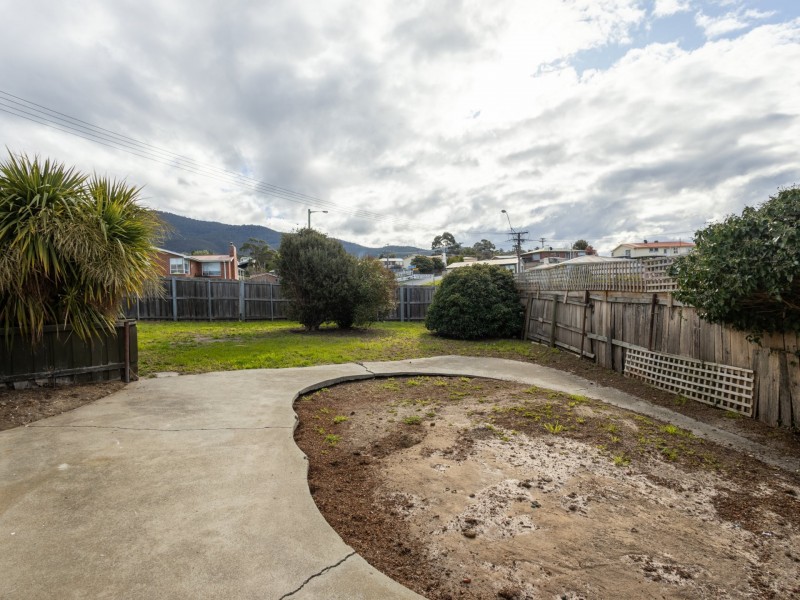 2 Grafton Street, Claremont TAS 7011