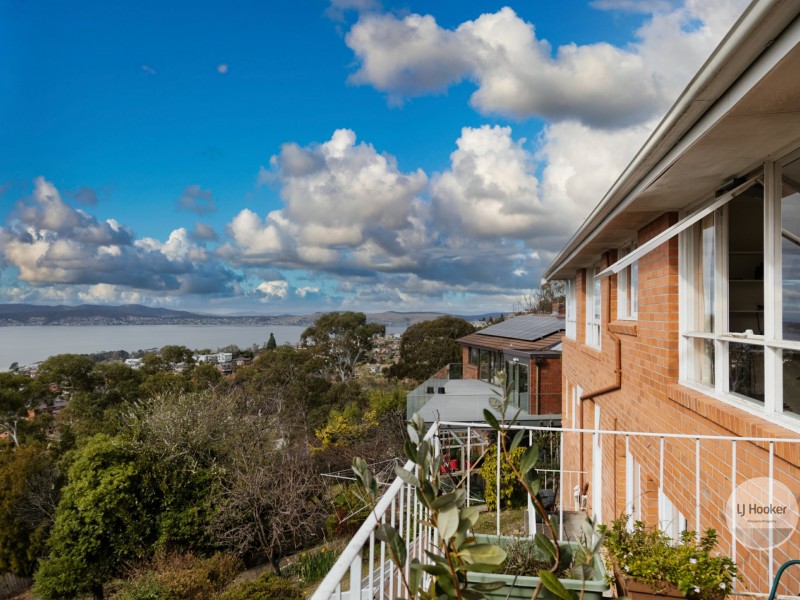 2 Cartela St, Sandy Bay TAS 7005