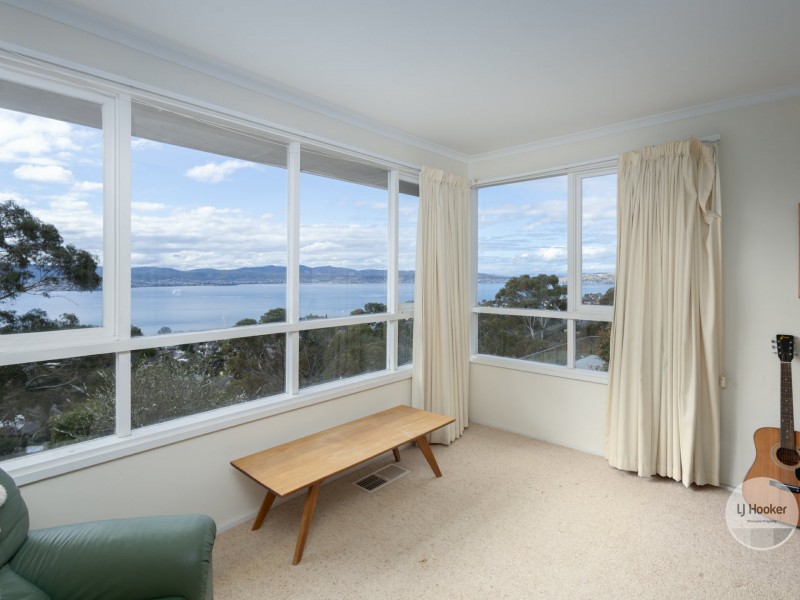 2 Cartela St, Sandy Bay TAS 7005