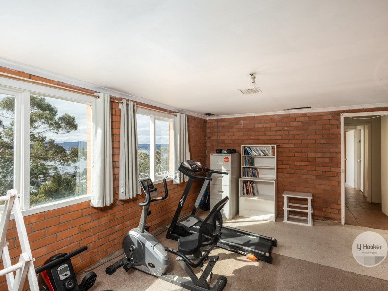 2 Cartela St, Sandy Bay TAS 7005