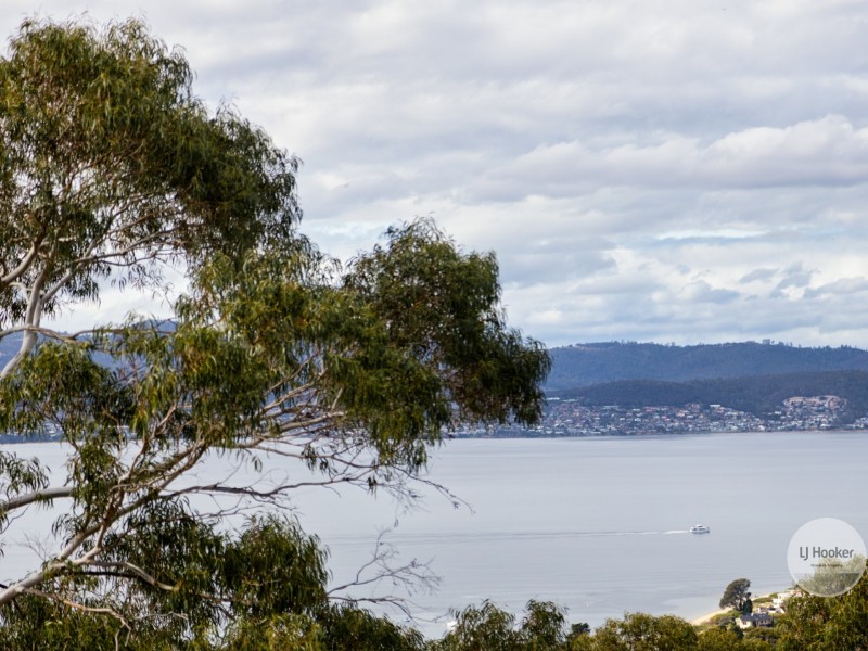 2 Cartela St, Sandy Bay TAS 7005