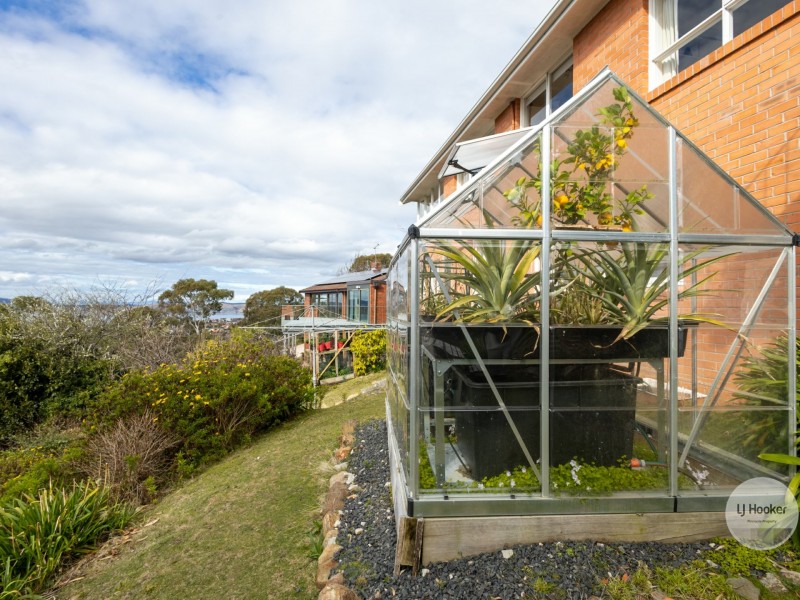 2 Cartela St, Sandy Bay TAS 7005