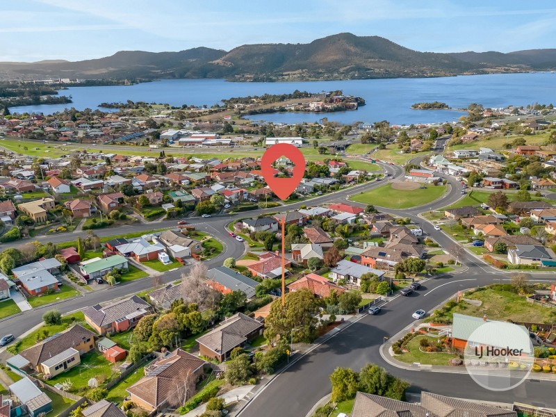 18 Chandos Drive, Berriedale TAS 7011