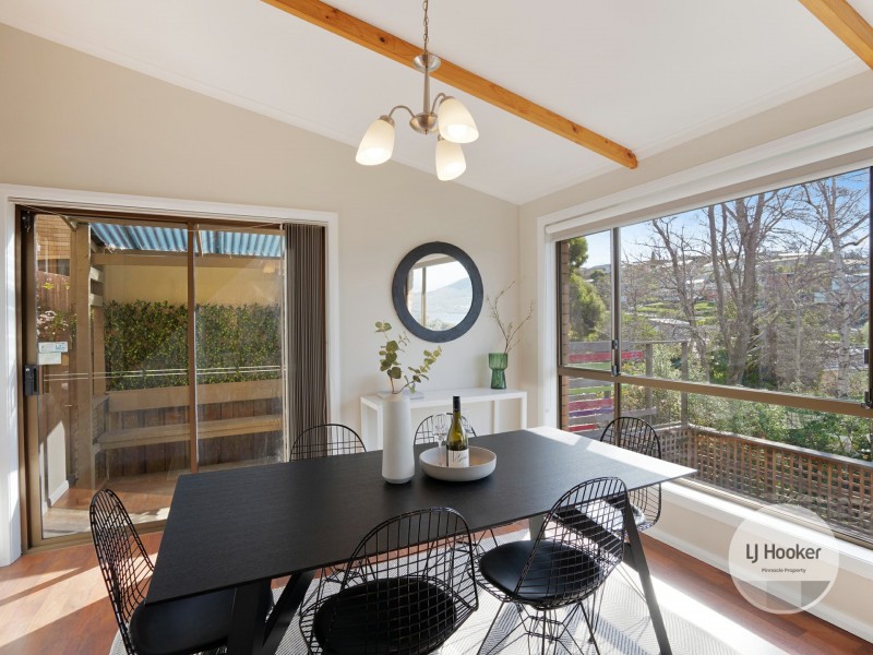 18 Chandos Drive, Berriedale TAS 7011