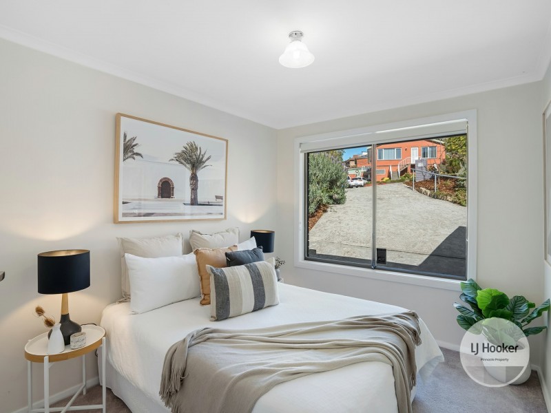 18 Chandos Drive, Berriedale TAS 7011