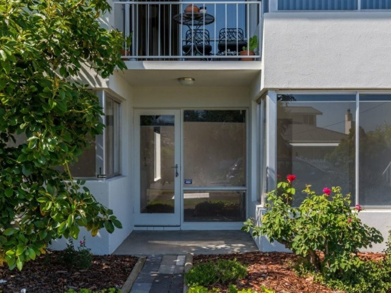 1/1B Shore Street, Rose Bay TAS 7015