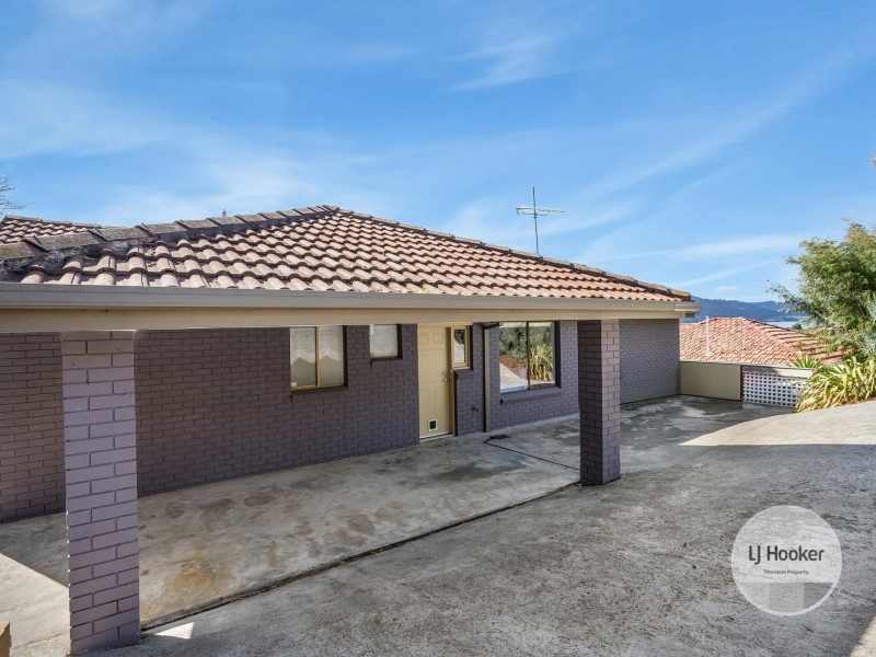 18 Chandos Drive, Berriedale TAS 7011