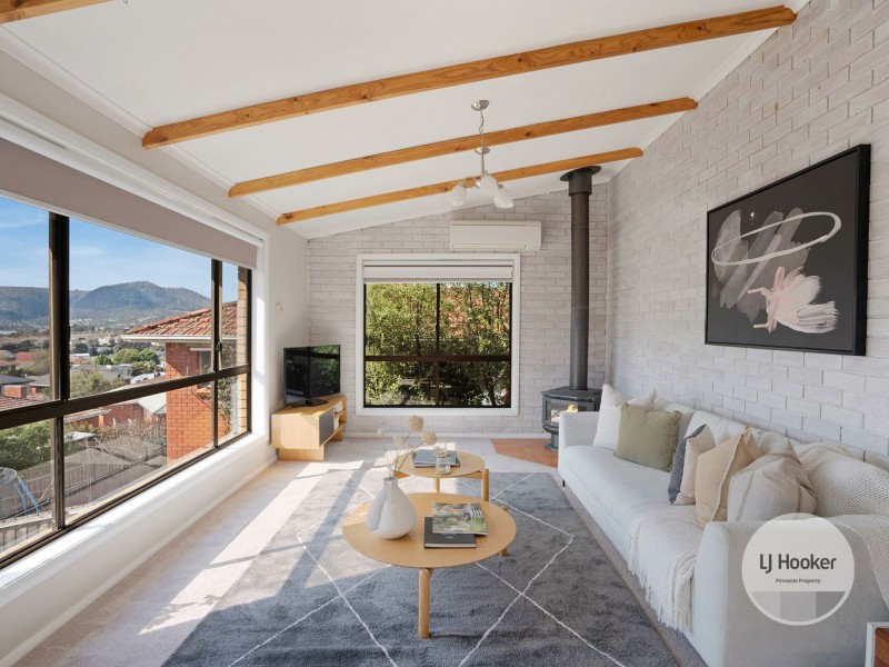 18 Chandos Drive, Berriedale TAS 7011