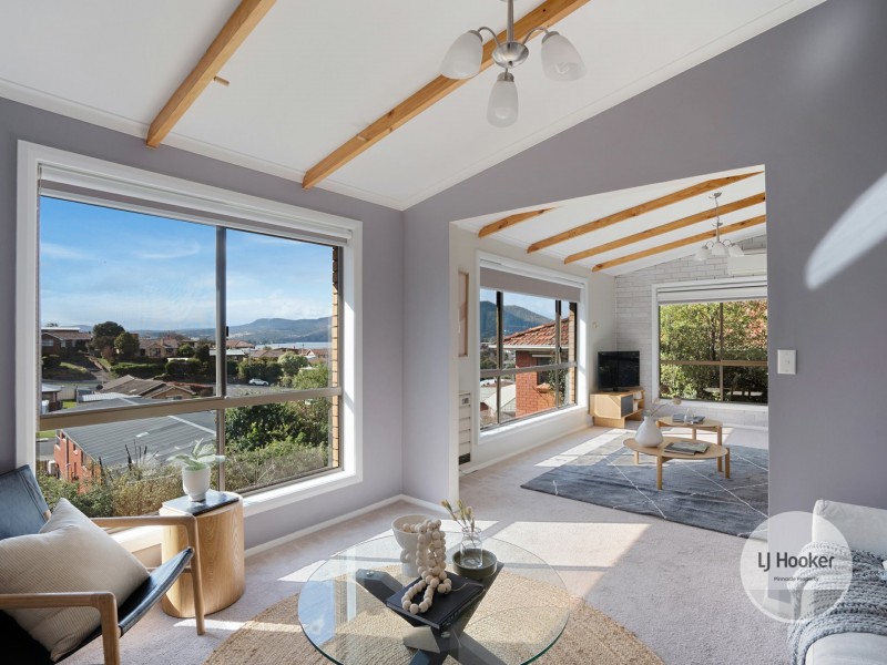 18 Chandos Drive, Berriedale TAS 7011