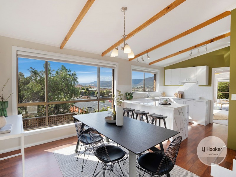 18 Chandos Drive, Berriedale TAS 7011