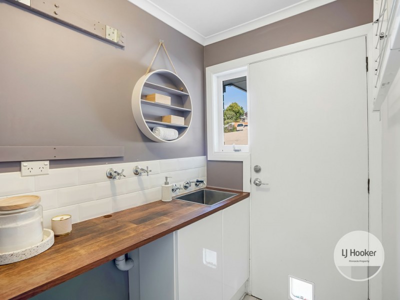 18 Chandos Drive, Berriedale TAS 7011