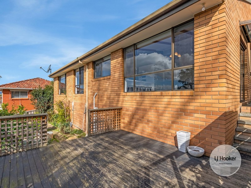 18 Chandos Drive, Berriedale TAS 7011