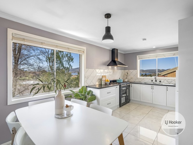 20 Chandos Drive, Berriedale TAS 7011