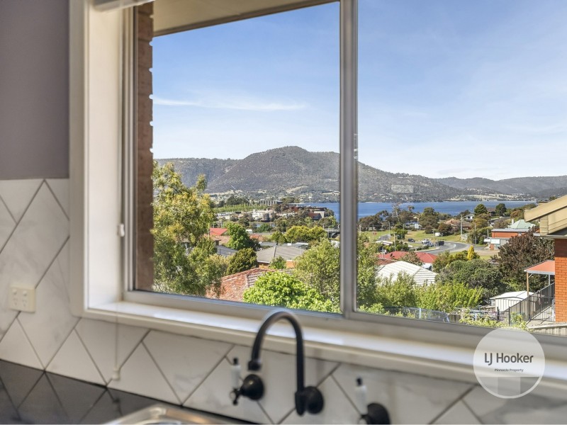 20 Chandos Drive, Berriedale TAS 7011