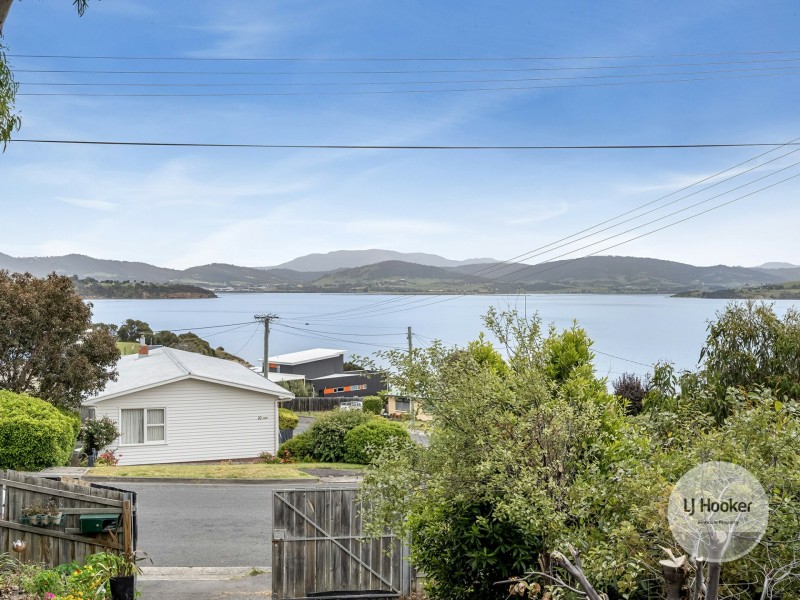 13 Brady Street, Midway Point TAS 7171