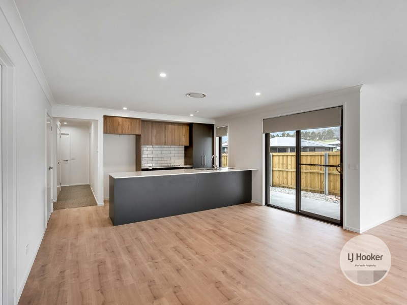 30 Hallett Drive, Rokeby TAS 7019