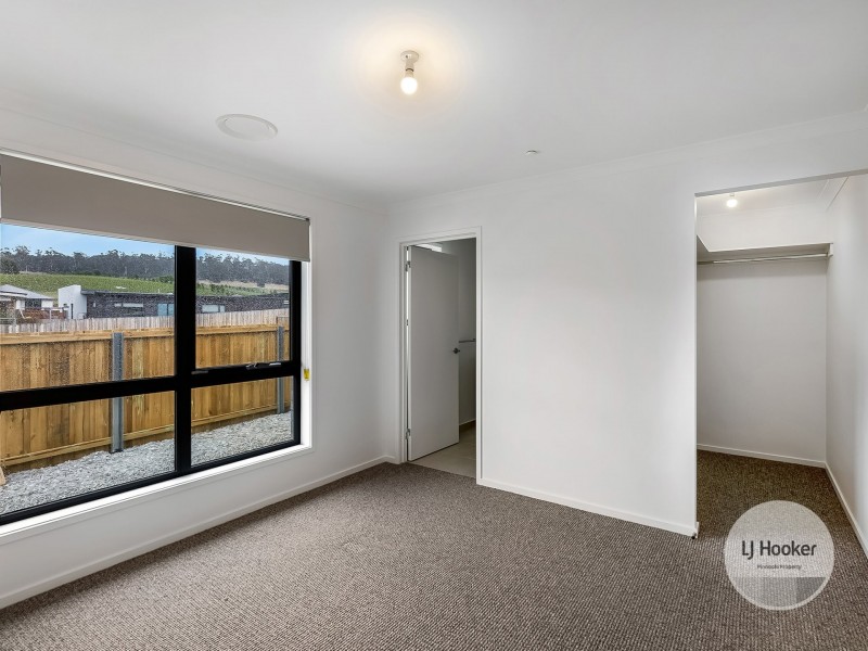 30 Hallett Drive, Rokeby TAS 7019