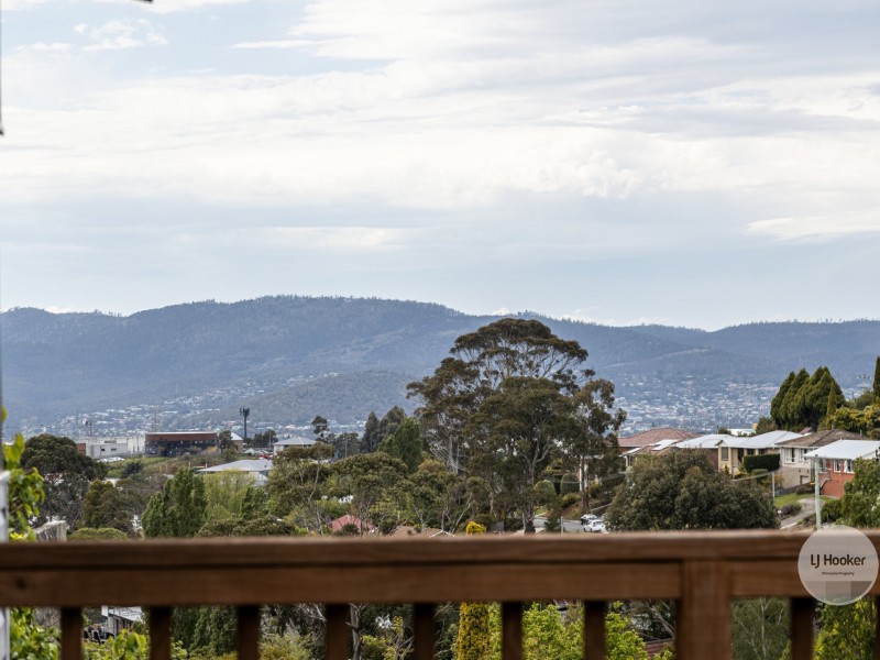 12 Alcides Avenue, Lenah Valley TAS 7008