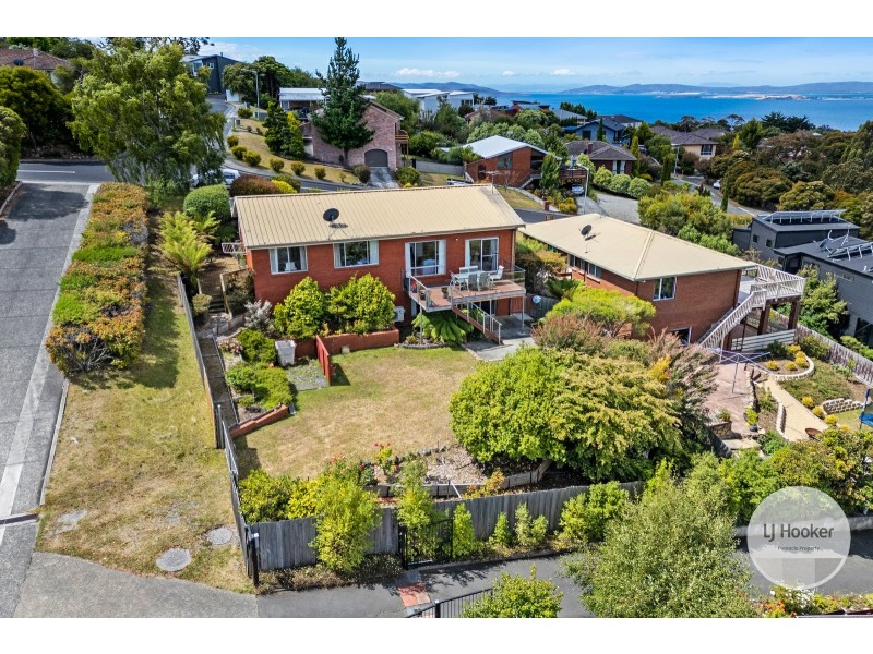 42 Tingira Road, Blackmans Bay TAS 7052