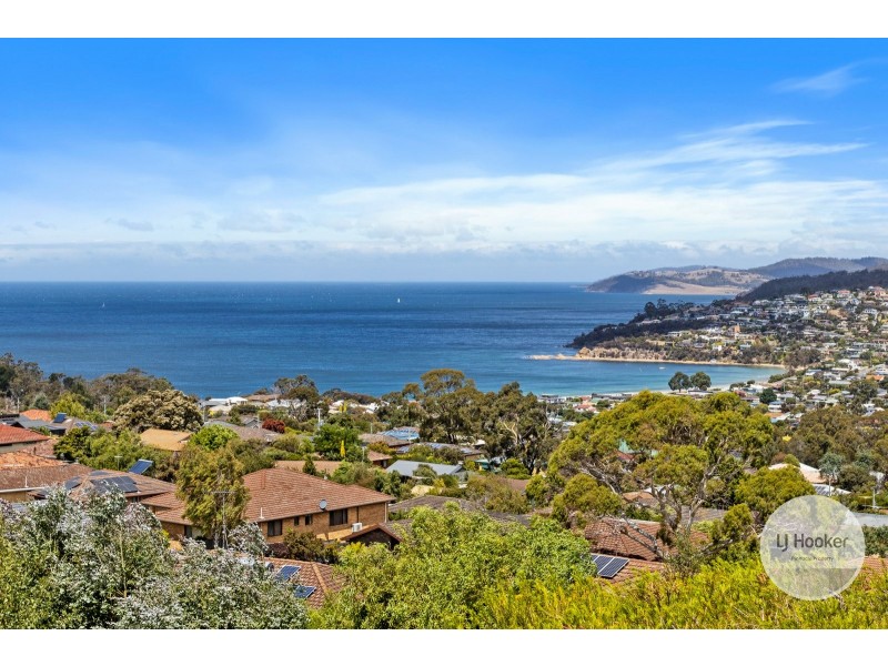 42 Tingira Road, Blackmans Bay TAS 7052