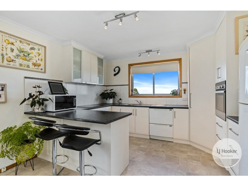 42 Tingira Road, Blackmans Bay TAS 7052