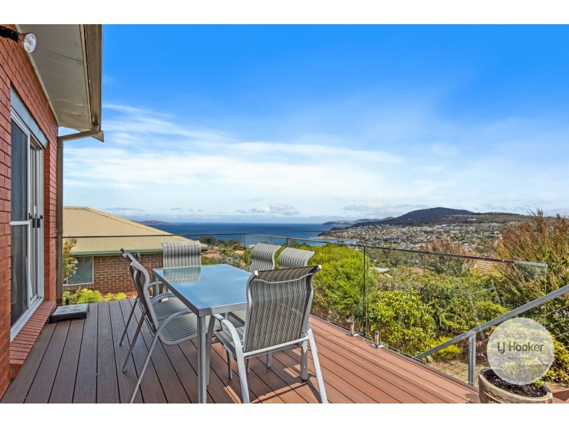 42 Tingira Road, Blackmans Bay TAS 7052