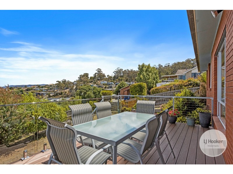 42 Tingira Road, Blackmans Bay TAS 7052