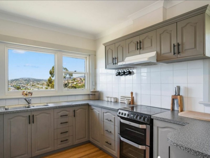 25 Barclay Crescent, Rosetta TAS 7010