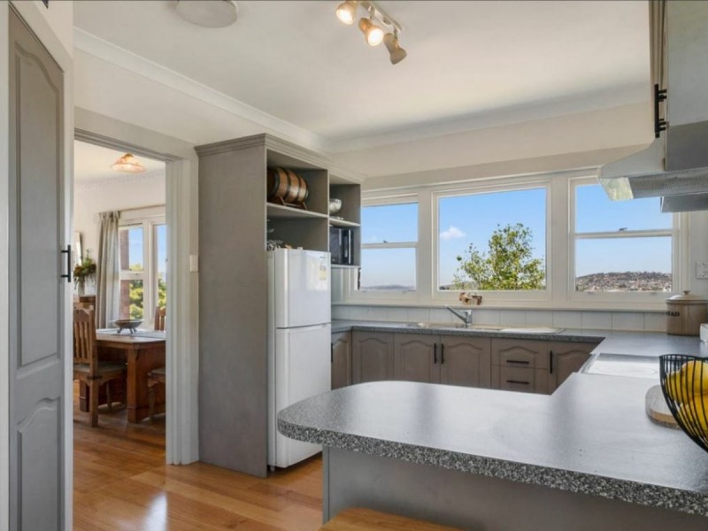 25 Barclay Crescent, Rosetta TAS 7010