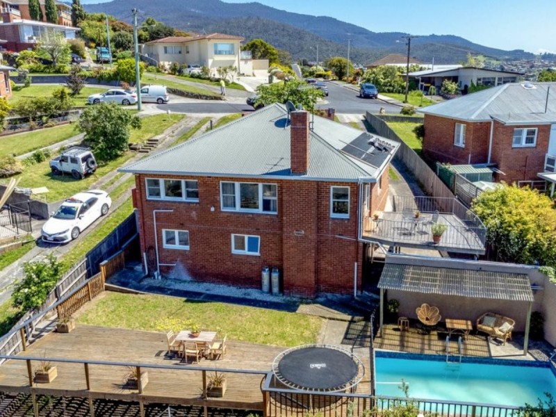 25 Barclay Crescent, Rosetta TAS 7010