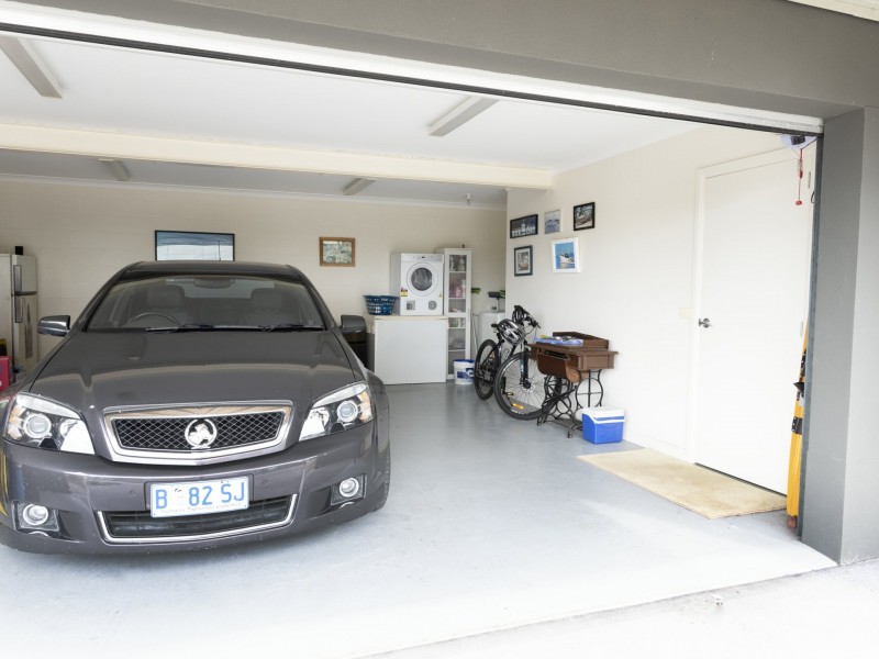 1/3 Hazel Street, Blackmans Bay TAS 7052